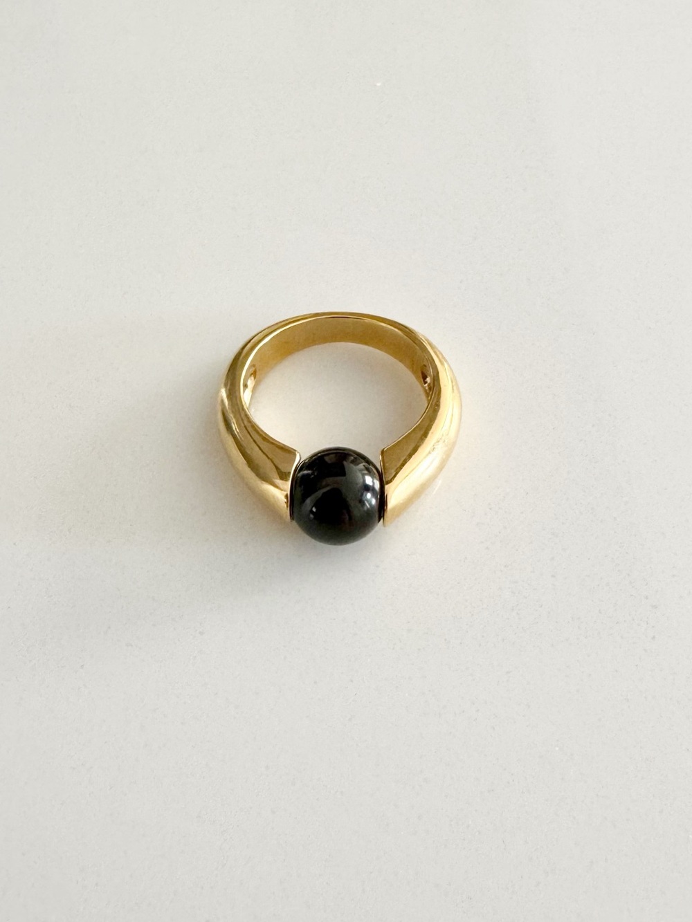 VTG 70s Avon Black Cabochon (Stone) Gold Tone Statement Ring, Stacking sz. 5 - Picture 4 of 17